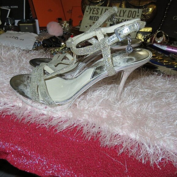 Michael Kors T strap Embellished Leather Sandals Silver Glitter sz 5.5 - Picture 1 of 14